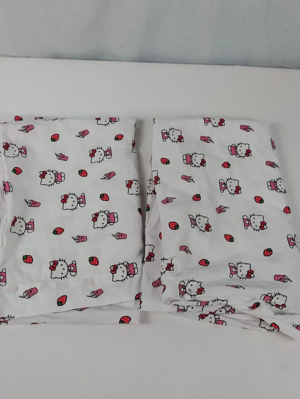 Hello Kitty Strawberry Milkshake Pillow Cases Set Of 2 Standard Size Bed Linens